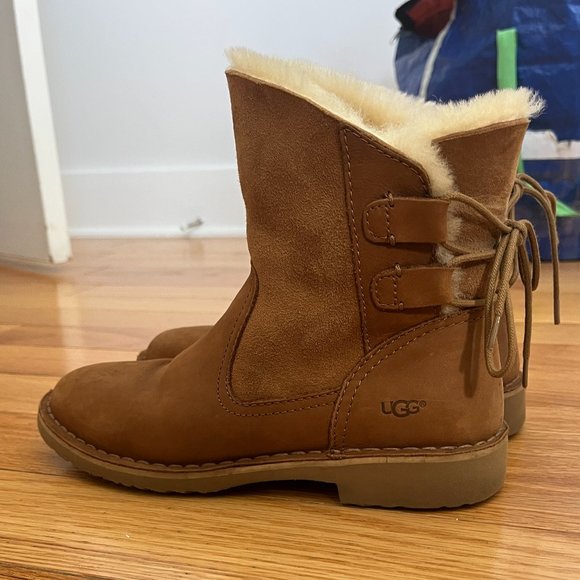 UGG Naiyah Lace-Back Size 6 - Picture 1 of 5